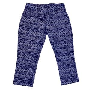 Small Danskin Now Gray & Black Tribal Print Capri Cropped Workout Leggings